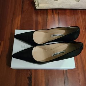 Gorgeous Manolo classic black pumps 41.5